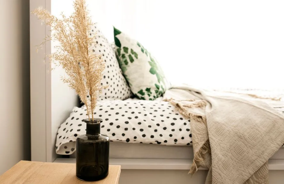 Feng shui bedroom thorns poison arrow cure — sharp furniture corner pointing at bed creating sha qi energy